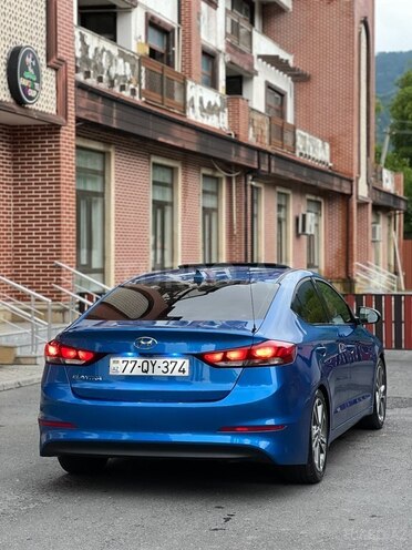 Hyundai Elantra 2017, 8,500 km - 2.0 л - Zaqatala
