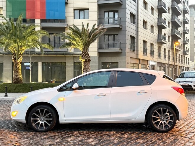 Opel Astra 2010, 137,000 km - 1.4 l - Bakı