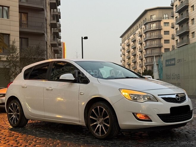 Opel Astra 2010, 137,000 km - 1.4 l - Bakı