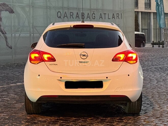 Opel Astra 2010, 137,000 km - 1.4 l - Bakı
