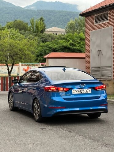 Hyundai Elantra 2017, 8,500 km - 2.0 л - Zaqatala