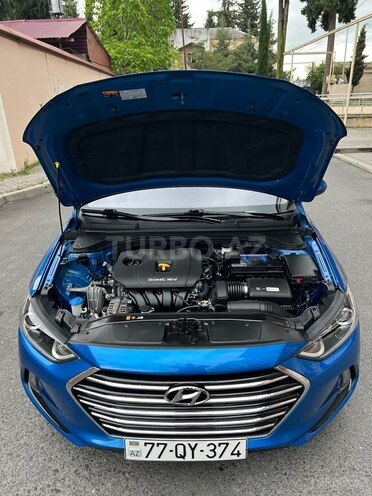 Hyundai Elantra 2017, 8,500 km - 2.0 л - Zaqatala