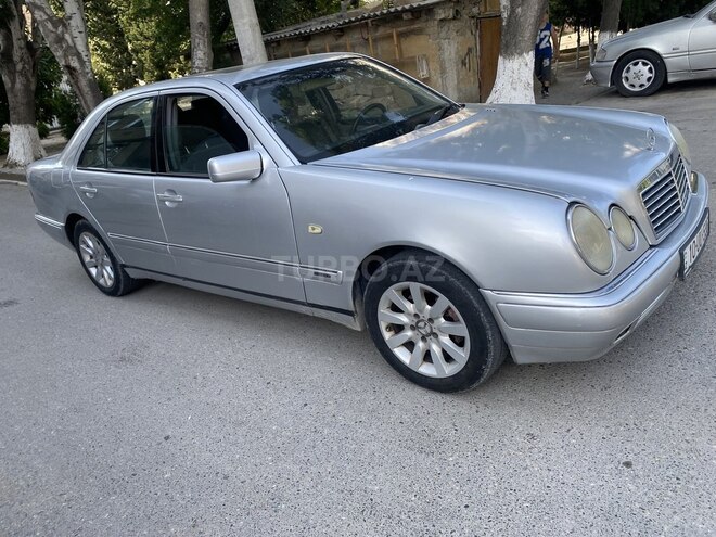 Mercedes E 240 1999, 241,041 km - 2.4 l - Sumqayıt