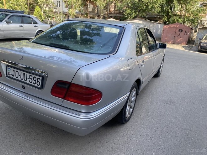 Mercedes E 240 1999, 241,041 km - 2.4 l - Sumqayıt