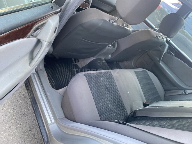 Mercedes E 240 1999, 241,041 km - 2.4 l - Sumqayıt