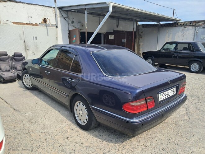 Mercedes E 200 1997, 300,000 km - 2.0 l - Bakı