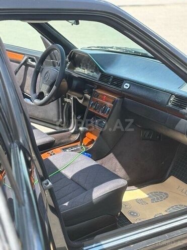 Mercedes E 220 1994, 385,211 km - 2.2 л - Zərdab
