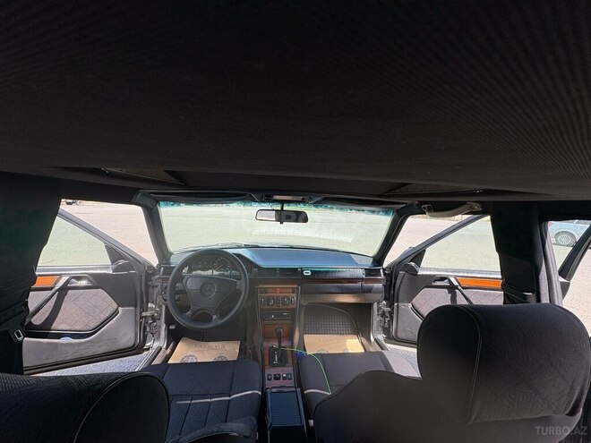 Mercedes E 220 1994, 385,211 km - 2.2 л - Zərdab