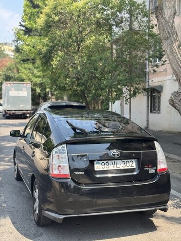 Toyota Prius-5