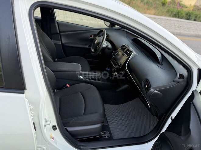 Toyota Prius-3