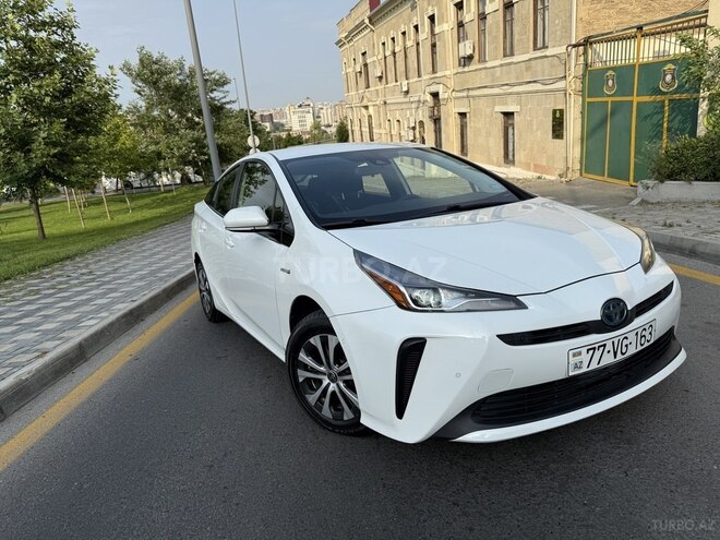 Toyota Prius-8
