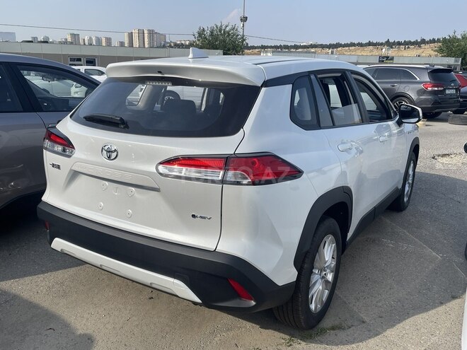 Toyota Corolla Cross 2025, 0 km - 2.0 л - Bakı