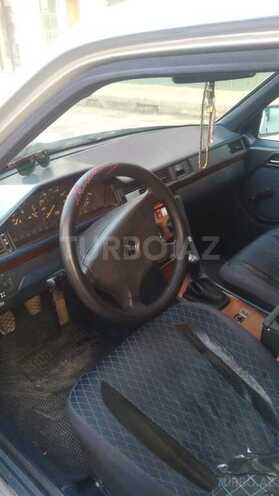 Mercedes E 200 d 1992, 200,000 km - 2.0 л - Qusar