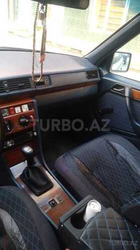Mercedes E 200 d 1992, 200,000 km - 2.0 л - Qusar