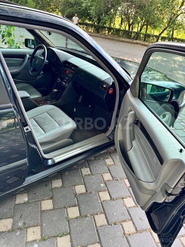 Mercedes C 200 1999, 420,000 km - 2.0 l - Yevlax
