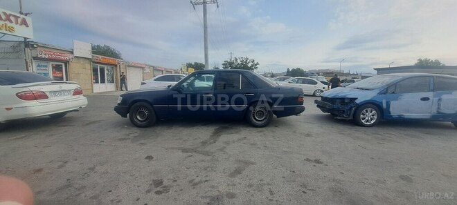 Mercedes E 230 1992, 222,222 km - 2.3 l - Bakı