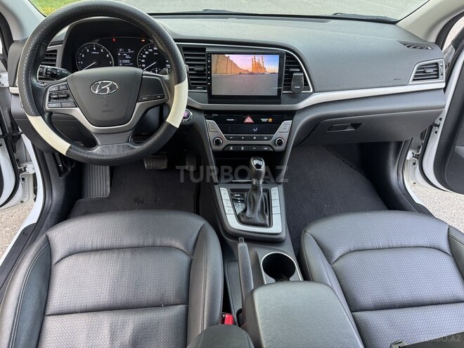 Hyundai Avante 2016, 132,900 km - 1.6 л - Bakı