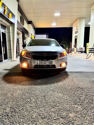 Chevrolet Cruze 2015, 280,000 km - 1.4 л - Yevlax