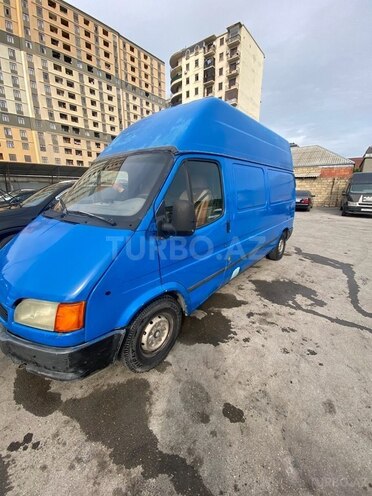 Ford Transit-4