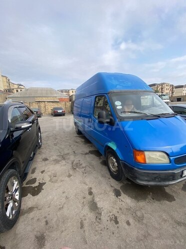 Ford Transit-6