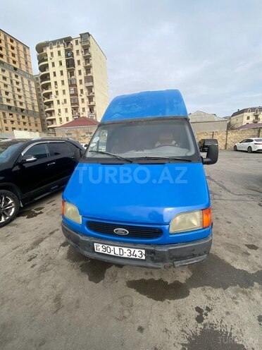 Ford Transit-8