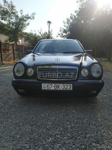 Mercedes E 240 1998, 384,000 km - 2.4 l - Naxçıvan