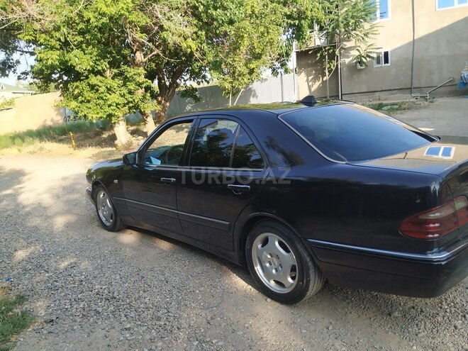 Mercedes E 240 1998, 384,000 km - 2.4 l - Naxçıvan