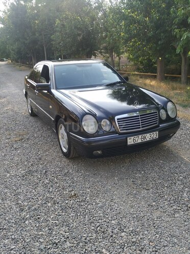Mercedes E 240 1998, 384,000 km - 2.4 l - Naxçıvan