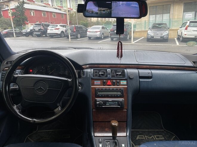 Mercedes E 220 d 1998, 290,000 km - 2.2 л - Bakı