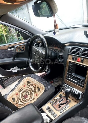 Mercedes E 240 1999, 368,385 km - 2.4 л - Bakı