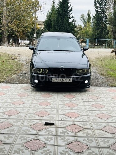 BMW 530 2002, 325,000 km - 3.0 l - Yevlax