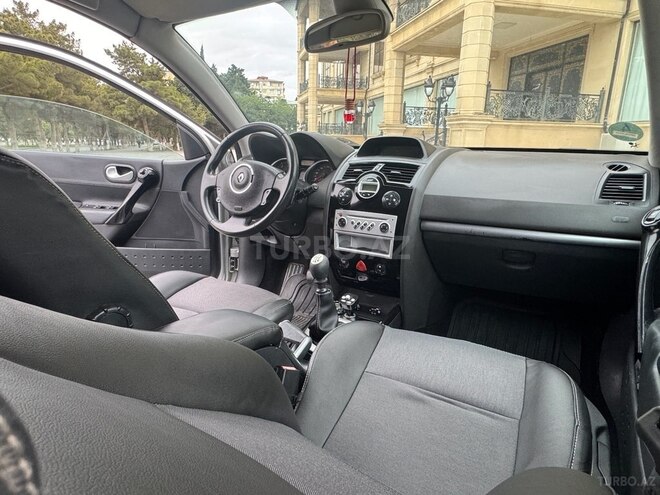 Renault Megane-7