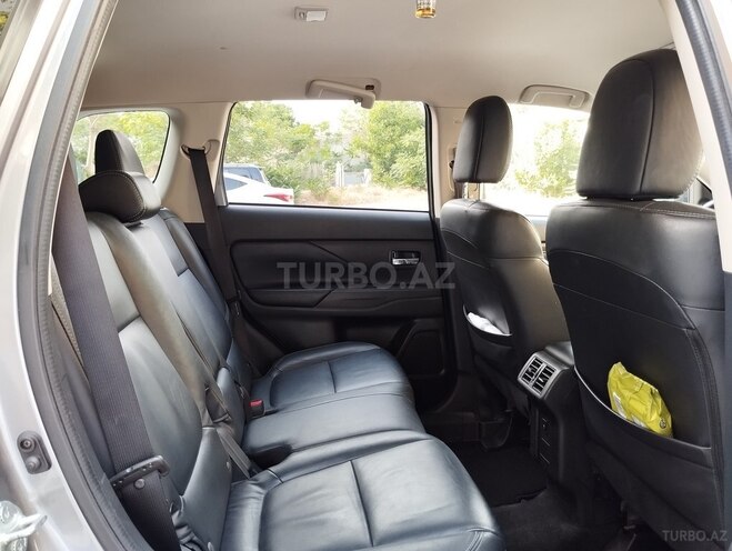 Mitsubishi Outlander 2018, 98,000 km - 3.0 l - Bakı