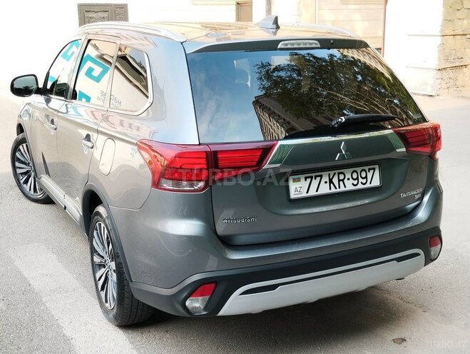 Mitsubishi Outlander 2018, 98,000 km - 3.0 l - Bakı