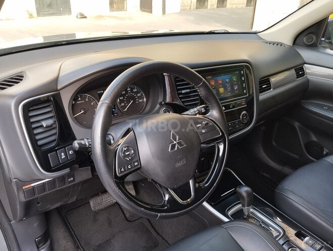 Mitsubishi Outlander 2018, 98,000 km - 3.0 l - Bakı