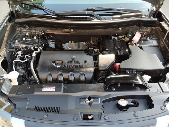 Mitsubishi Outlander 2018, 98,000 km - 3.0 l - Bakı