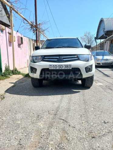 Mitsubishi L200 2006, 283,000 km - 2.5 l - Bakı