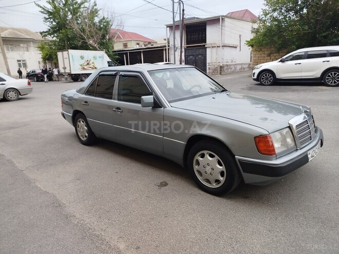 Mercedes E 200 1992, 296,486 km - 2.0 l - Bakı