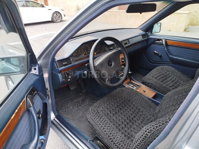 Mercedes E 200 1992, 296,486 km - 2.0 l - Bakı