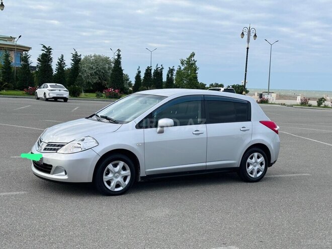 Nissan Tiida-2