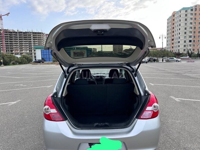 Nissan Tiida-6