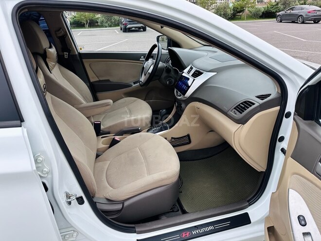 Hyundai Accent-20