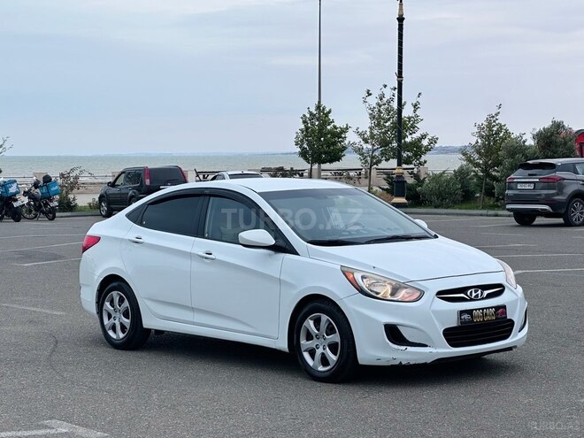 Hyundai Accent-19