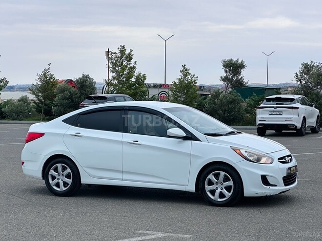 Hyundai Accent-22