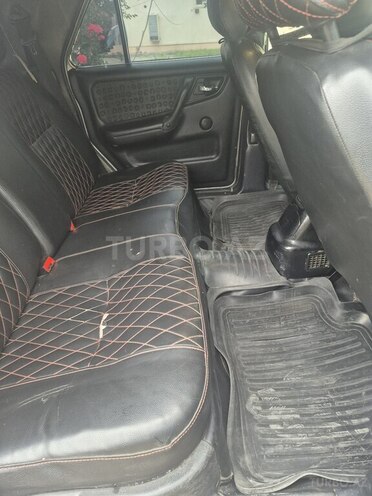 GAZ 3105 2006, 300,000 km - 2.4 l - Qusar