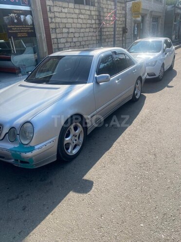 Mercedes E 270 2001, 461,800 km - 2.7 l - Gəncə