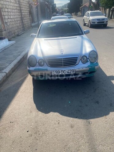 Mercedes E 270 2001, 461,800 km - 2.7 l - Gəncə