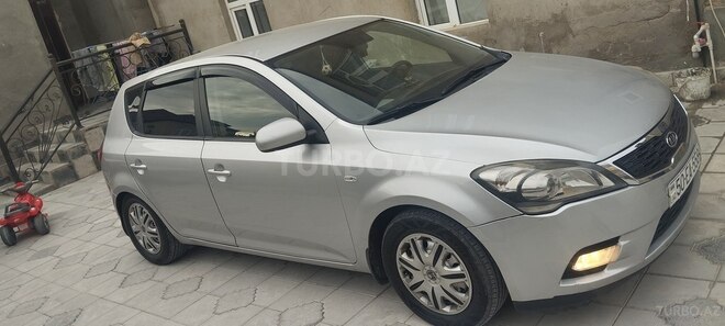 Kia Ceed 2009, 320,000 km - 1.6 л - Bakı
