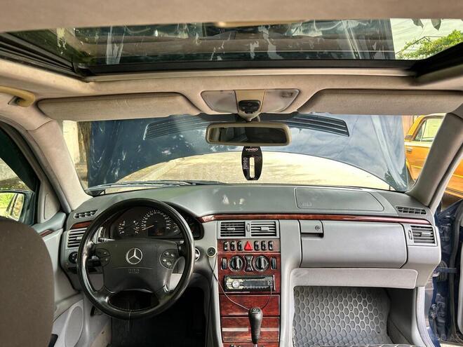 Mercedes E 270 2001, 545,774 km - 2.7 л - Mingəçevir