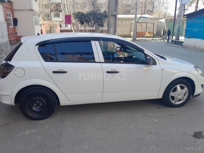 Opel Astra 2009, 335,000 km - 1.3 l - Mingəçevir